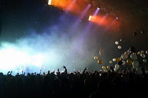 A balloon drop at a Blue October concert.